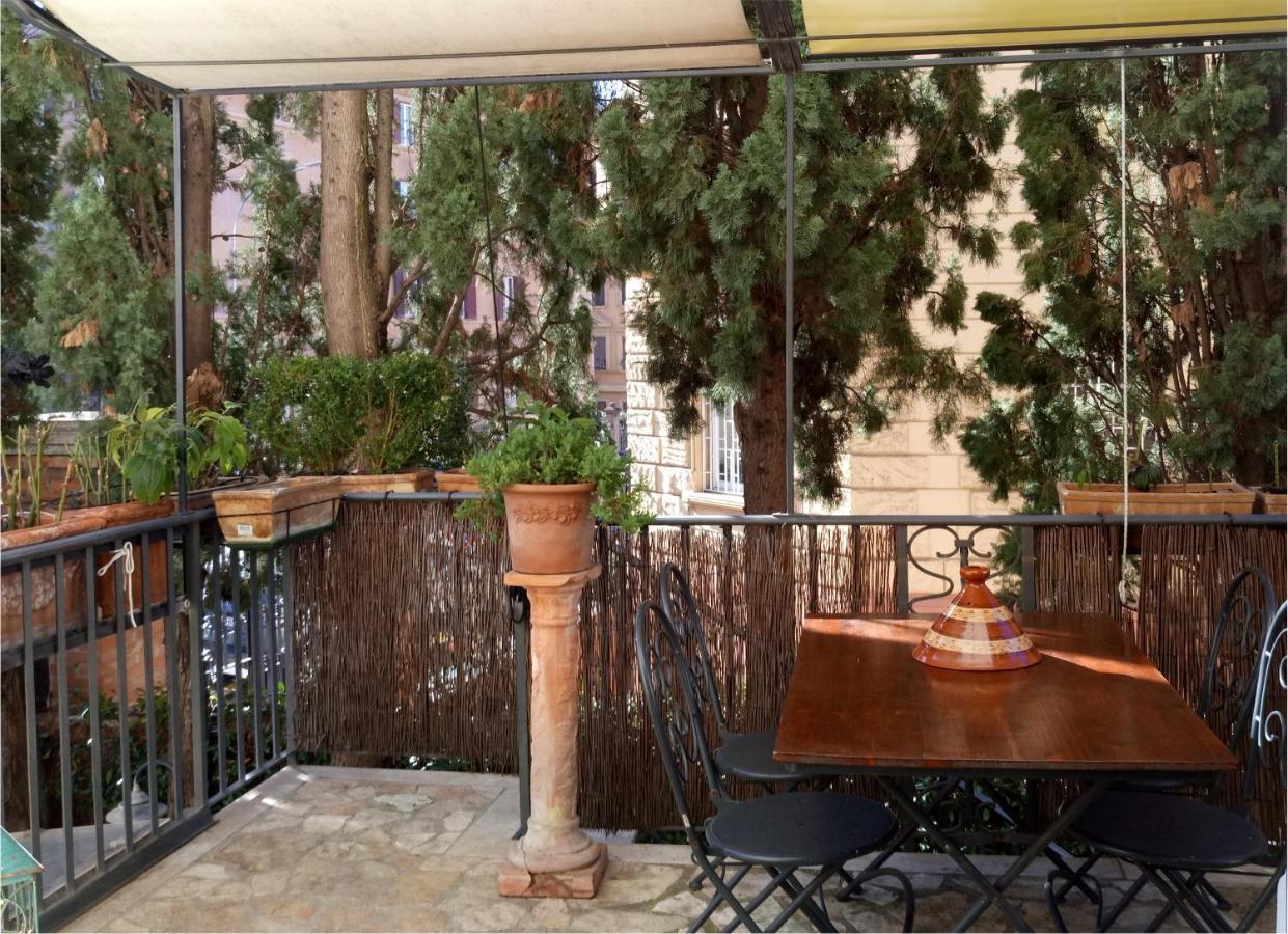Secret Garden Roman Holiday * Rom